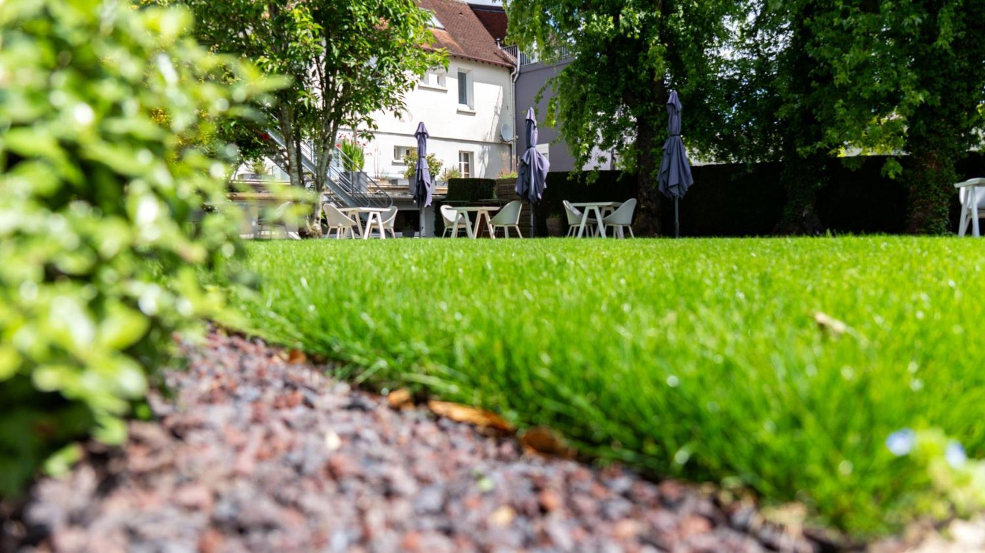 Logis Hotel Restaurant Le Faisan Dore Argentan Exterior photo